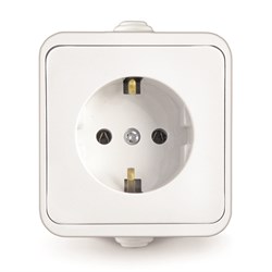 Розетка одноместная "UNIVersal" серия "Клио", IP44, с/з, о/у, 16А, 220В, белая (еврослот) К2228