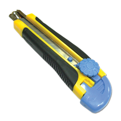 Нож 18мм SANTOOL с выдвижным лезвием усиленный обрезиненная ручка (90шт/уп) 020504