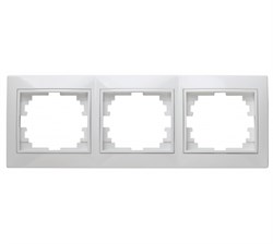 1-503-01 Intro Рамка на 3 поста гор., СУ, Plano, белый Б0027627