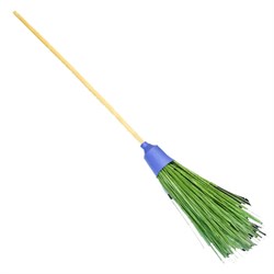 Метла синтетическая круглая с черенком "Сурская" "Помощница" 103255