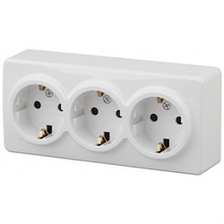 11-2208-01 ЭРА Розетка 3х2P+E Schuko,16АХ-250В, ОУ, Эра Эксперт, белый (трехместная с заземлением) Б0020700