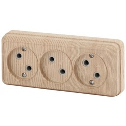 2-205-11 Intro Розетка 3х2P, 16А-250В, IP20, ОУ, Quadro, сосна Б0053817