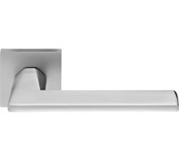 Ручка дверная Rucetti RAP 30 SLIM-S SC, на квадратной розетке 6 мм, цвет - мат.хром